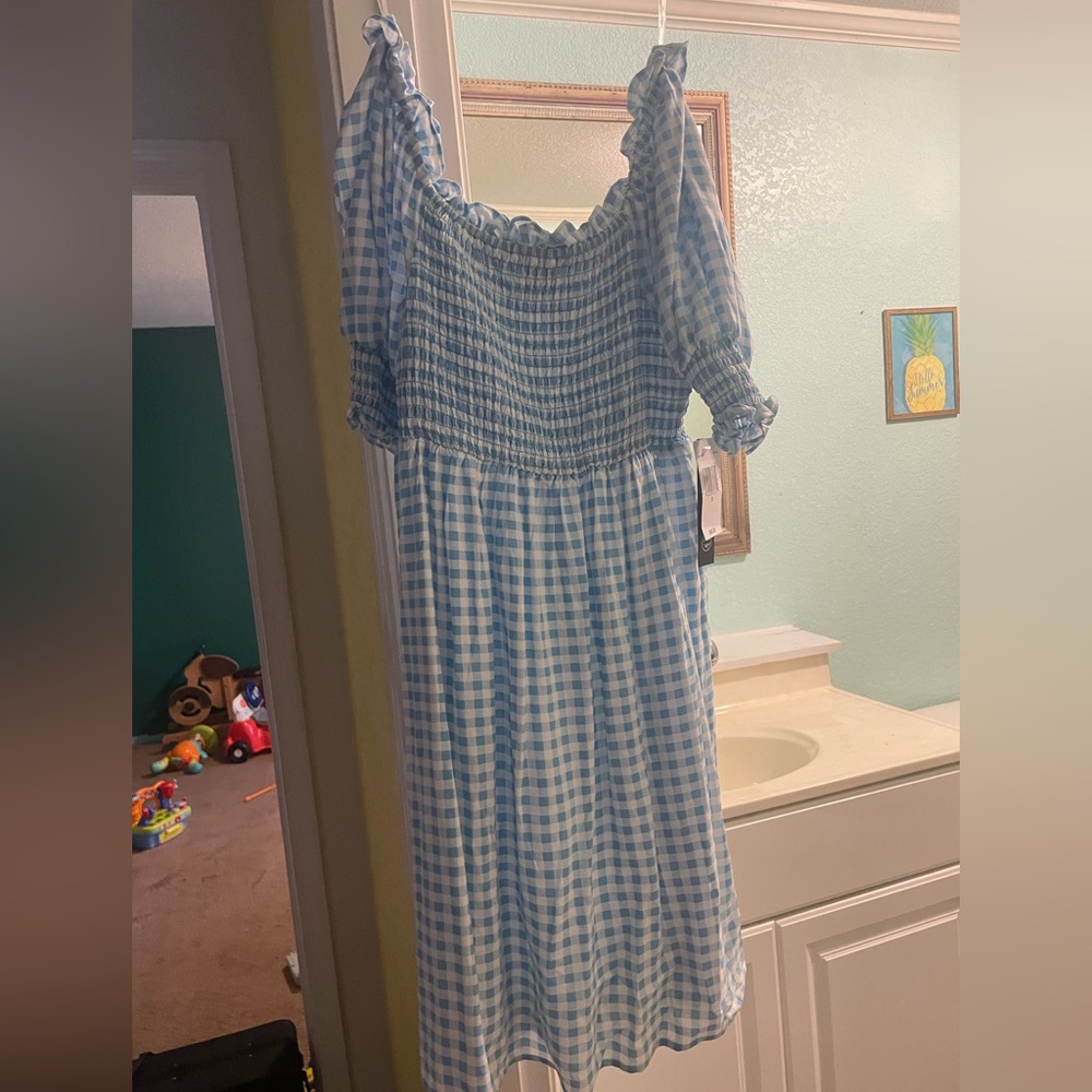 from Belk, is size S, and is blue and white